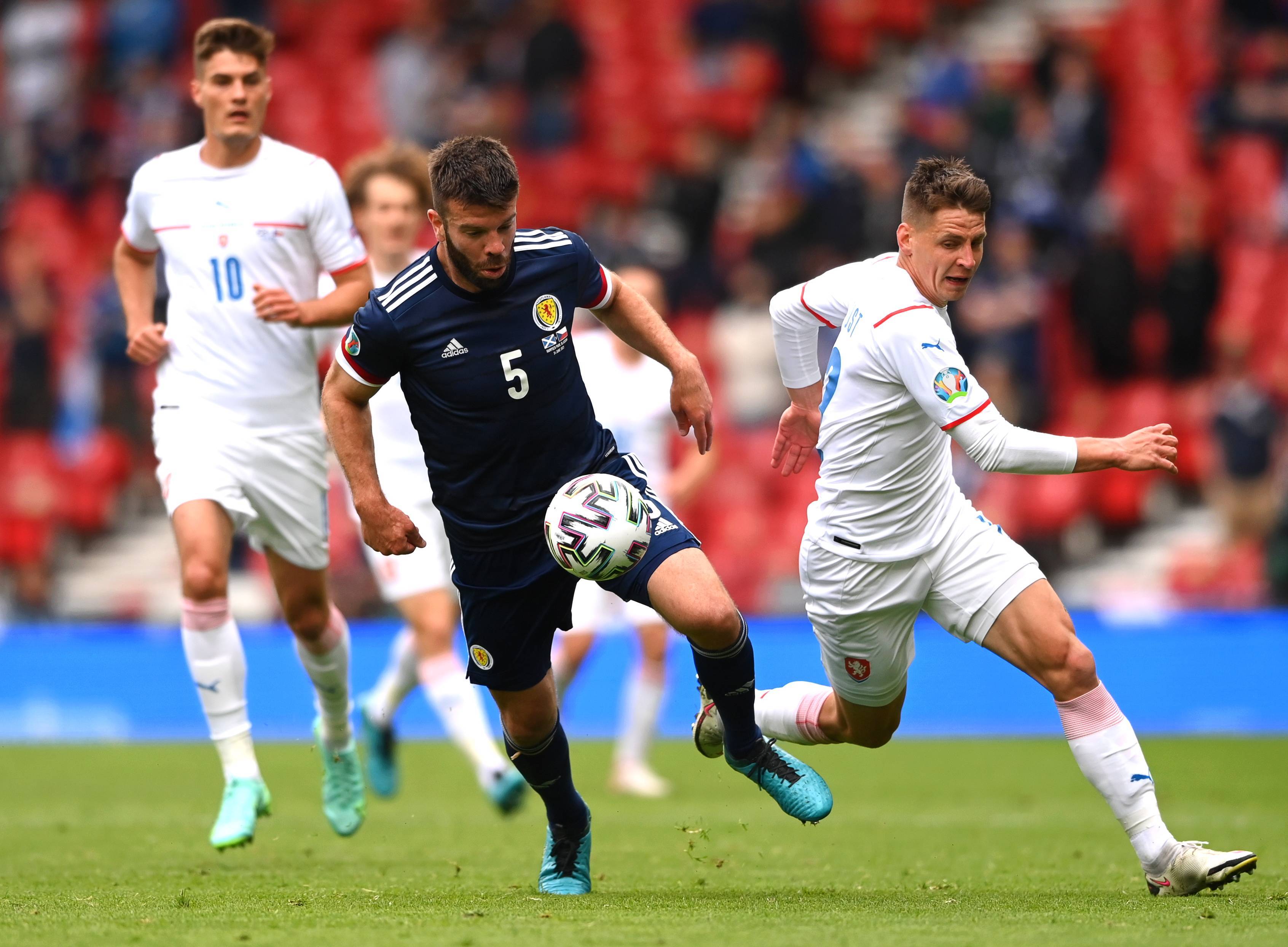 稳固了他在 稳固了他在